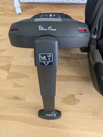 Silvercross car seat with isofix base