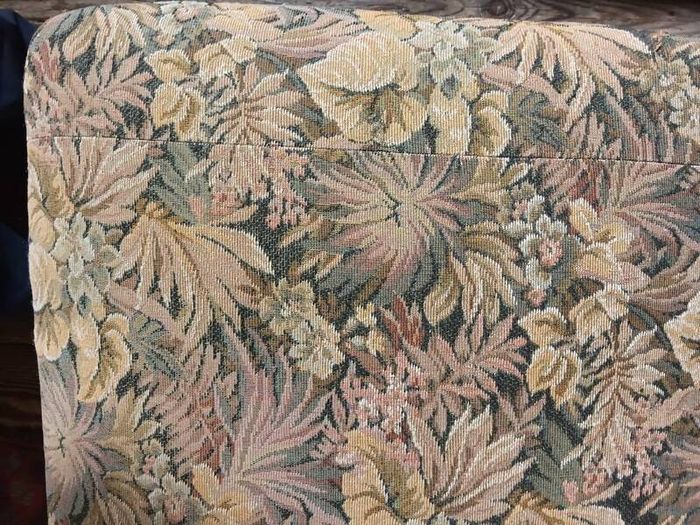 Victorian antique Settee