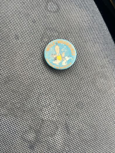Rare Wills woodbines  clip on badge