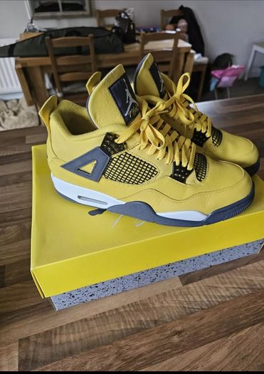 Air Jordan 4 Retro Lightning