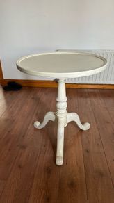 Solid Hardwood Vintage-Style Round Side Table