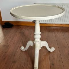 Solid Hardwood Vintage-Style Round Side Table