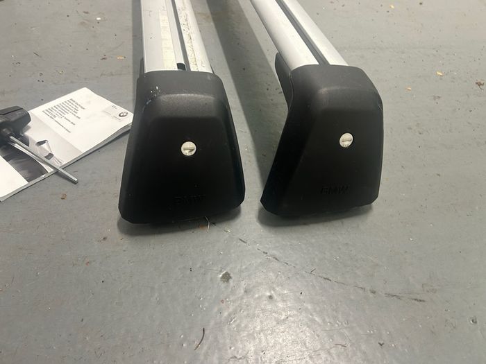 BMW Roof Bars G30 5 Series & Range Rover Velar Roof Bars