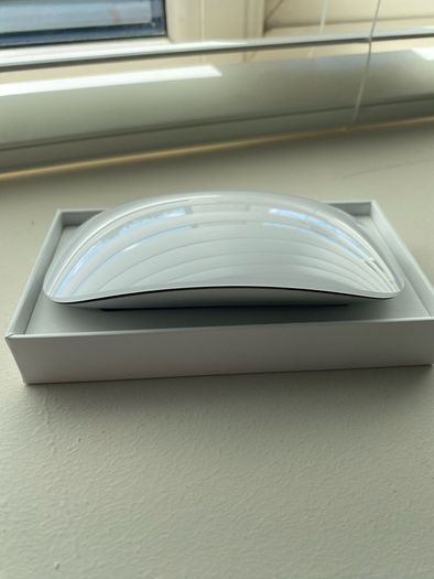 USB-C white Apple Magic Mouse (latest version) - never used - mint condition