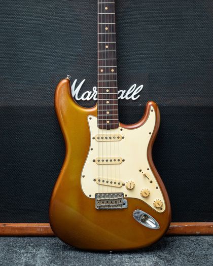 Fender Custom Shop Limited Edition 1961 STRAT RELIC 8 of 12 2000 - Gold (applied over a Sonic Blue base)