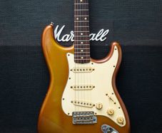 Fender Custom Shop Limited Edition 1961 STRAT RELIC 8 of 12 2000 - Gold (applied over a Sonic Blue base)