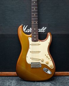 Fender Custom Shop Limited Edition 1961 STRAT RELIC 8 of 12 2000 - Gold (applied over a Sonic Blue base)