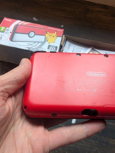 Nintendo 2DS XL - Pokemon Pokeball/Pikachu Edition Console