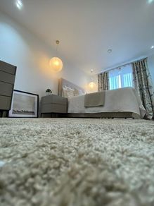Contemporary Viscose Rug. Made in Belgium. Size: M