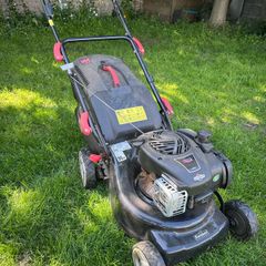 Lawnmower (needs deck repair)