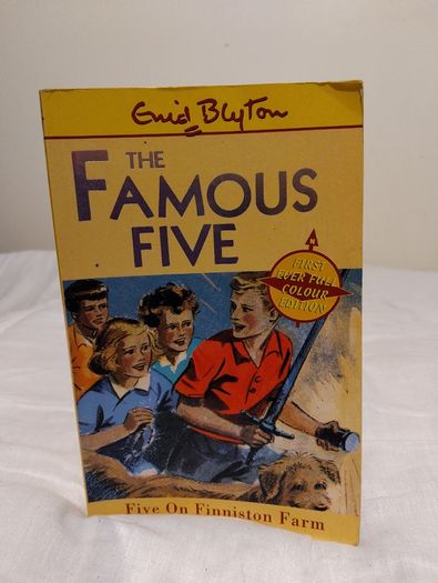 Enid Blyton, The Famous Five Classic Story Books
