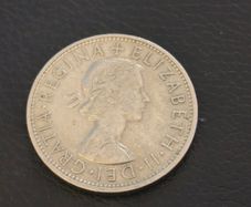 1960 Half Crown UK Coin Queen Elizabeth Shield