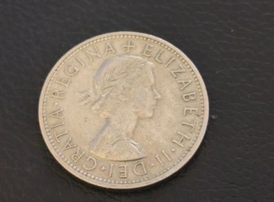 1960 Half Crown UK Coin Queen Elizabeth Shield