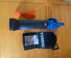 Electric leaf blower vacuum