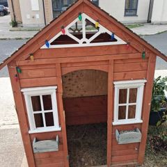 kids outdoor playhouse