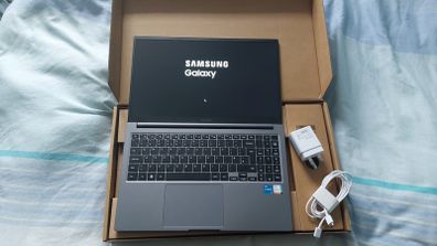 Samsung Galaxy Book 4, Windows 11, Laptop