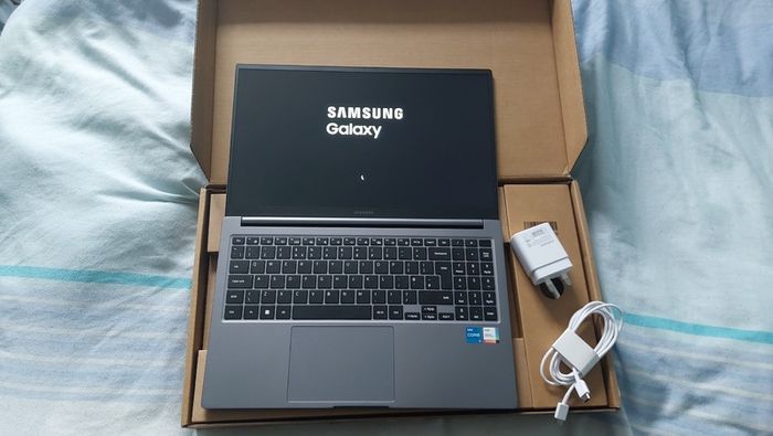 Samsung Galaxy Book4 Laptop