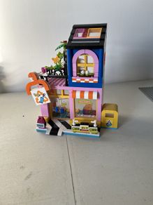 Lego Friends vintage clothes shop