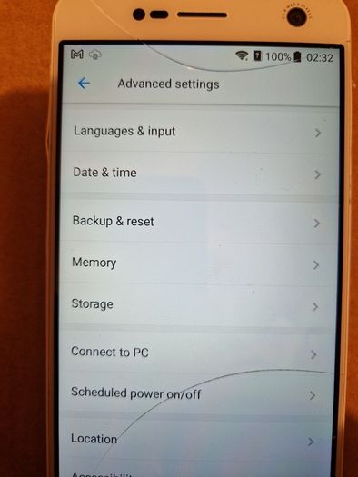 ZTE BLADE V8, 3GB Ram, 32 GB HDD, excellent Battery, 2 cracks on screen, doesn't affect operation