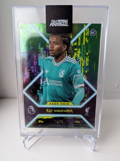 Rio Ngumoha Liverpool FC Topps Total Football Neon Noir /75
