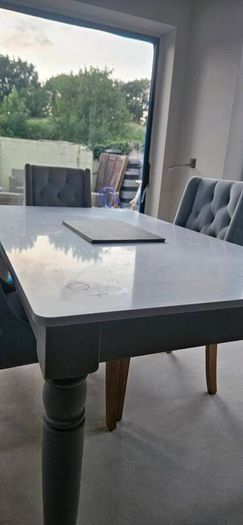 Dining Table & Chairs
