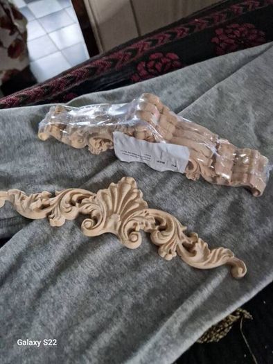 New sealed pack of Decrotive wood mouldings
