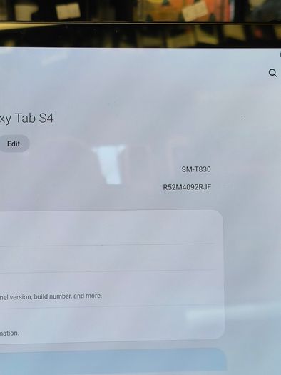 Samsung Galaxy Tab S4 SM-T830 64 GB, Wi-Fi, 10.5 in - Black With Original Samsung Keyboard Case