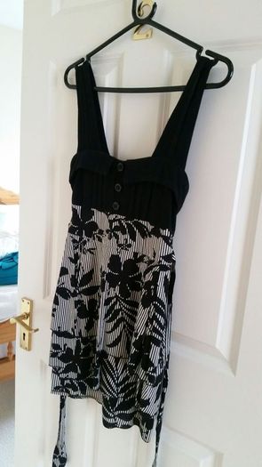 Black & White Dress - Size 8