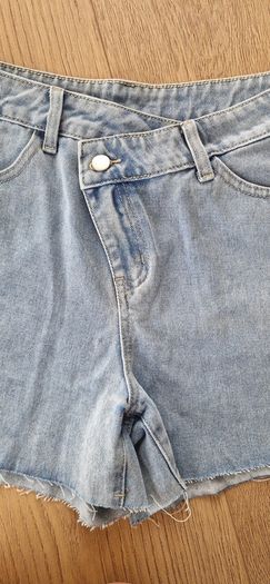 Crossover Waist Shorts Size 12