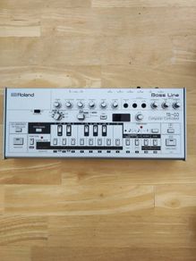 Roland TB 03