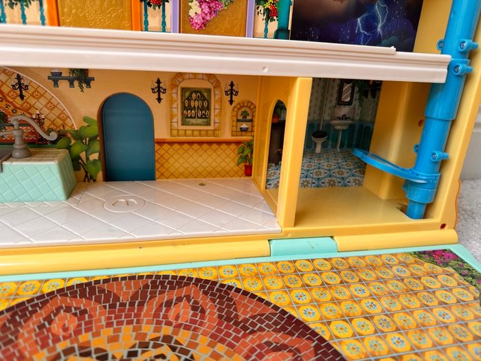 Disney Encanto Casa Madrigal Playset Jakks Pacific Used Please see photos