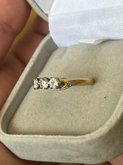 18k Engagement ring