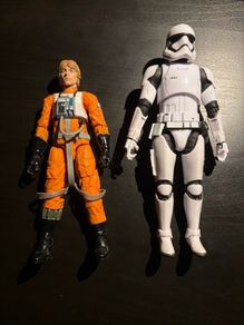 2 Star Wars Black Series Figures
