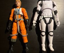 2 Star Wars Black Series Figures