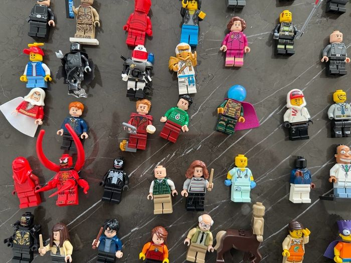lego mini figures
