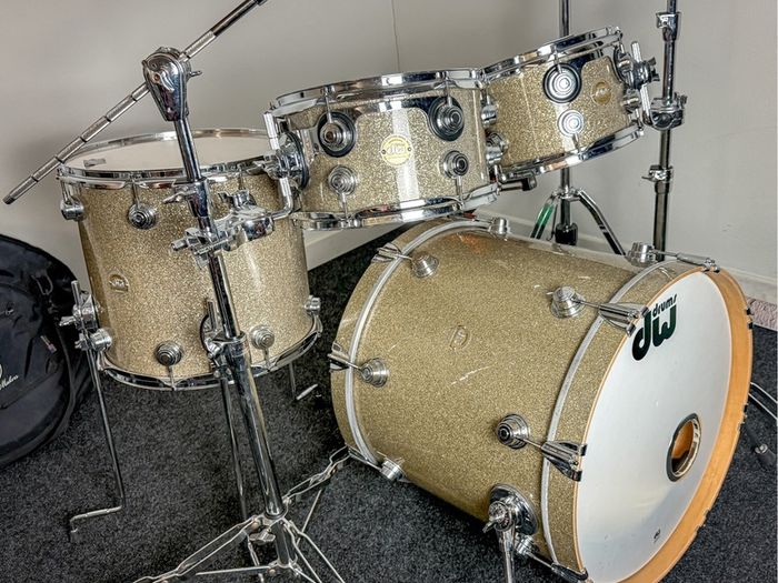 DW Collectors Series - Broken Glass - 20BD 10 12 15FT + Hardware