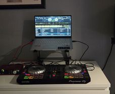 Pioneer DDJ-SB2 Controller