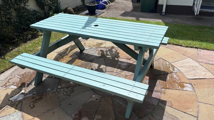 Picnic table
