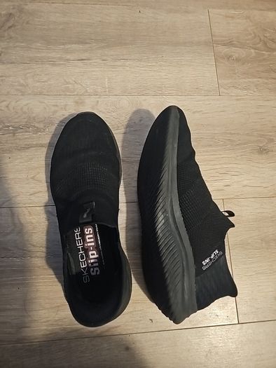 sketchers slip on