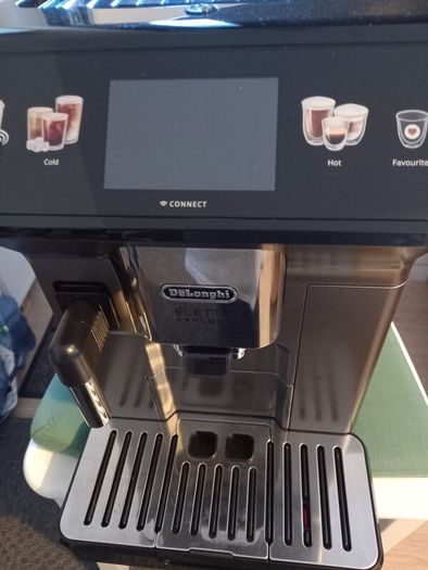 Delonghi Eletta Explore ECAM450.86.T Smart Bean to Cup Coffee Machine