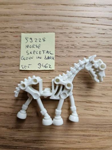 lego 59228 glow in dark horse, set 9462