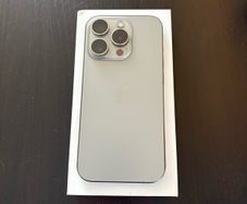 iPhone 15 pro 128GB 3 Network