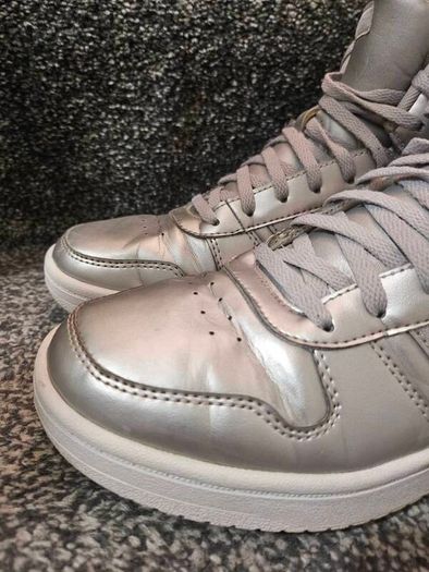 Silver Adidas Original Uk7 (EU40.5)