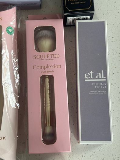 Face makeup brushes