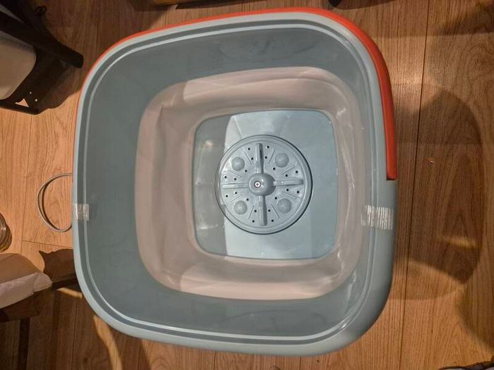 Foldable mini washing machine