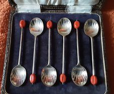 box three set of spoon's