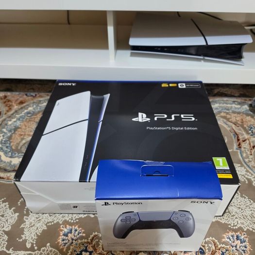 PS5 Slim Digital Edition + 2 Controllers + Original Box