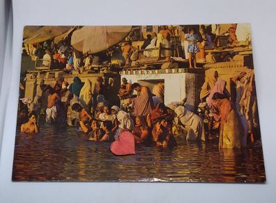 India Postcard : Bathing , Manikarnika Ghat, Varanasi , India - 1992