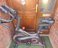 Selling due to moving, in good condition, used for about 5 months, available for pick up from 4pm on Saturday!  150e or close accepted!
