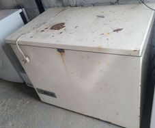 Chest freezer